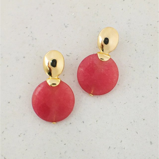 Brinco Base Lisa com Jade Rosa Banhado a Ouro 18k