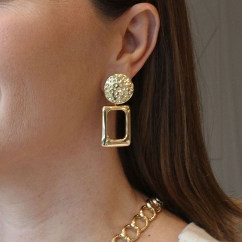 Brinco Base Martelada Banhado a Ouro 18k