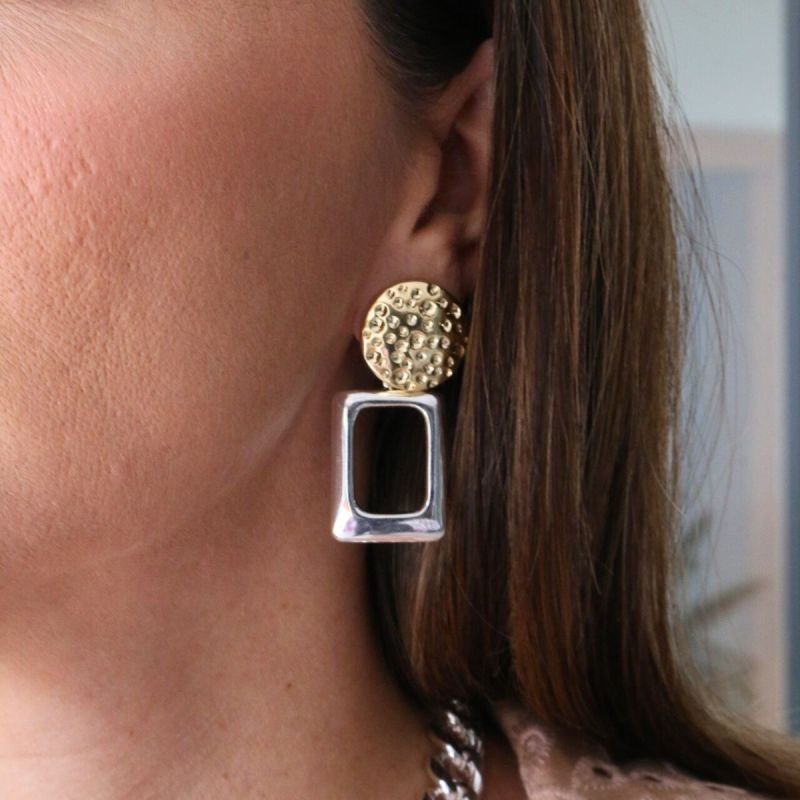 Brinco Base Martelada Banhado no Prata e Ouro 18k