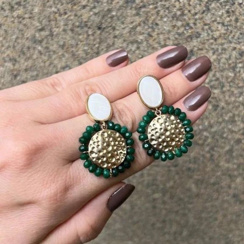 Brinco Base Madrepérola com Discos de Jade Banhado a Ouro 18k