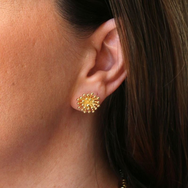 Brinco Broto de Flor Banhado a Ouro 18k