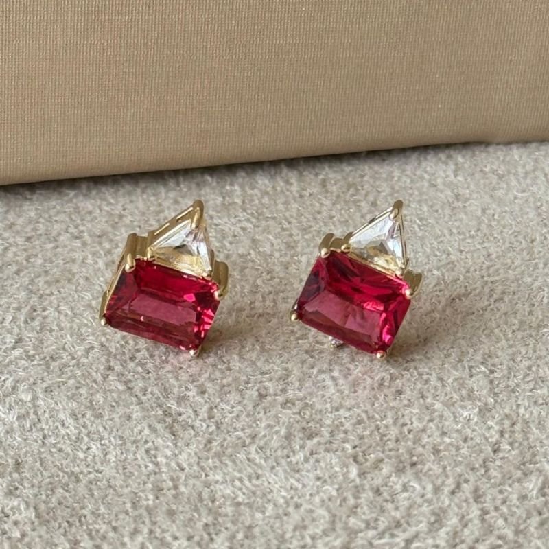 Brinco de Cristal Vermelho Banhado a Ouro 18k