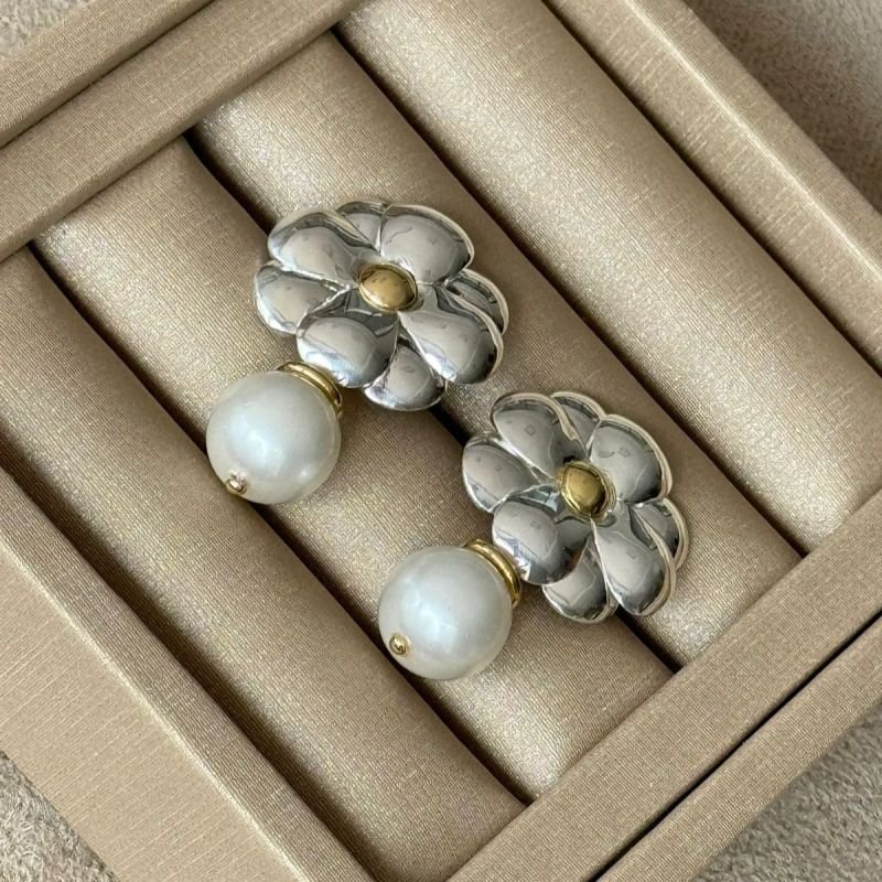 Brinco de Flor Banhado no Prata e Ouro 18k