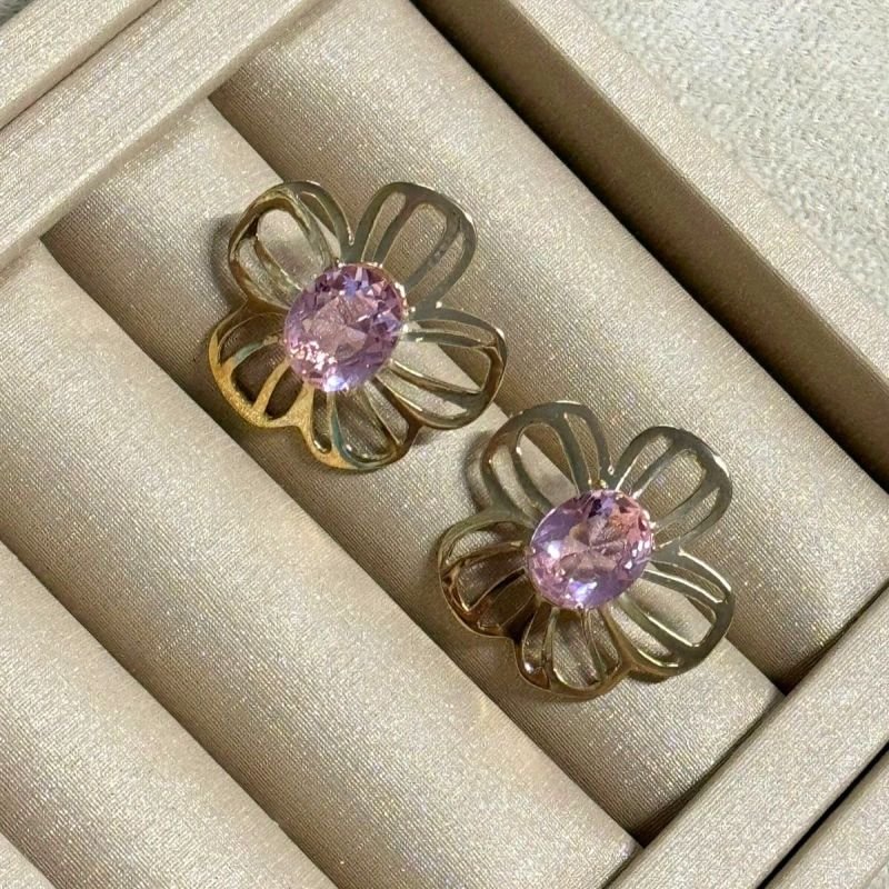 Brinco de Flor com Cristal Rosa Banhado a Ouro 18k