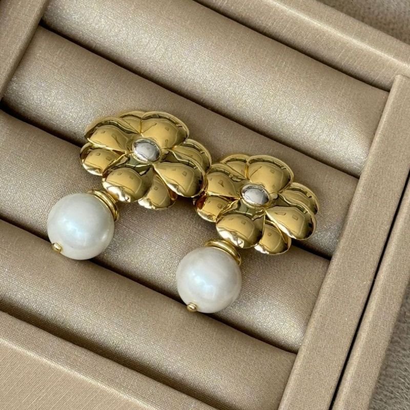 Brinco de Flor com Pérola Banhado no Prata e Ouro 18k