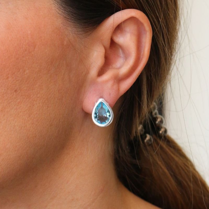 Brinco Gota de Cristal Azul Banhado no Prata