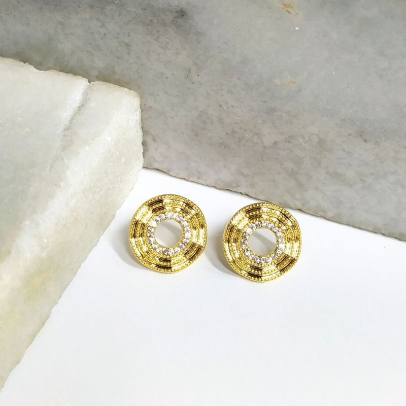 Brinco Ondulado Cravejado Banhado a Ouro 18k
