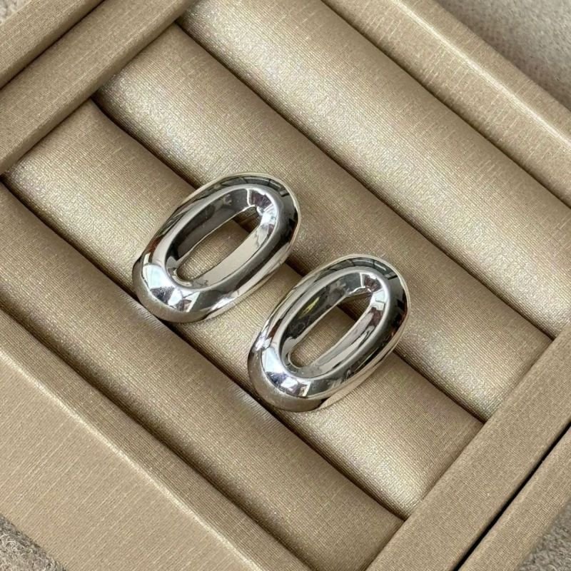 Brinco Oval Chanfrado Banhado no Prata