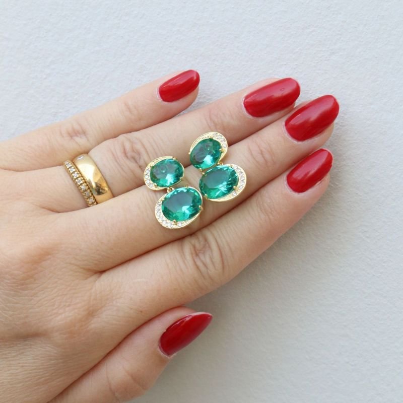 Brinco Oval Cravejado de Cristal Verde Banhado a Ouro 18k
