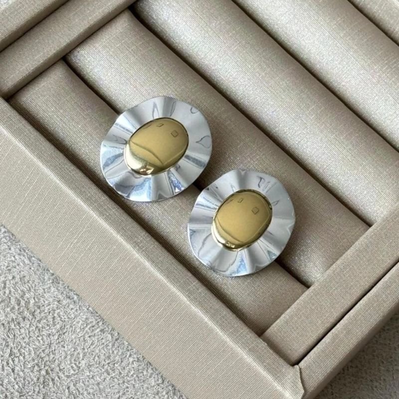 Brinco Oval Ondulado Banhado no Prata e Ouro 18k