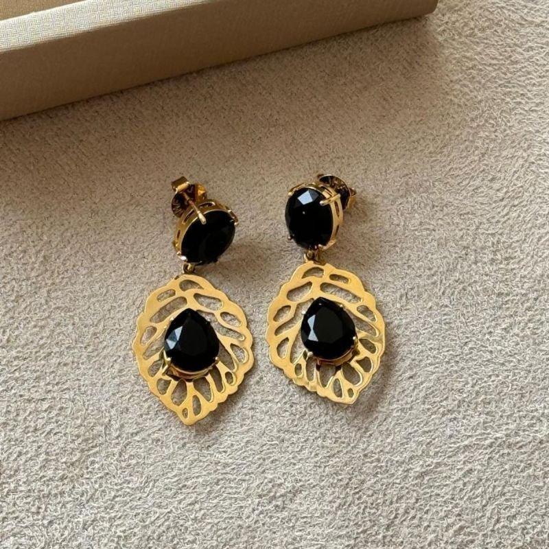 Brinco Vasado com Cristal Preto Banhado a Ouro 18k
