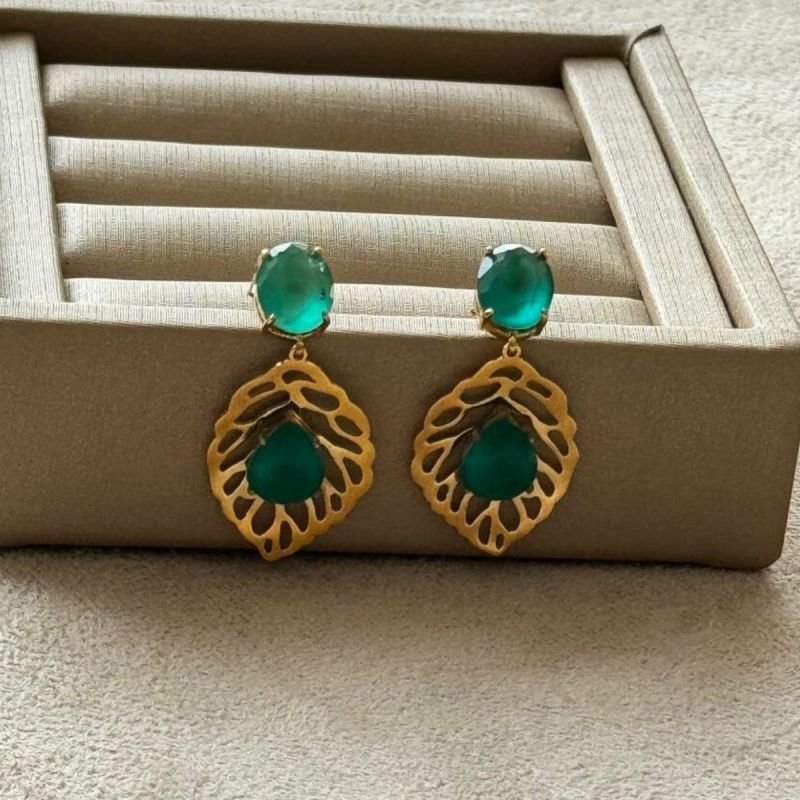 Brinco Vasado com Cristal Turmalina Banhado a Ouro 18k