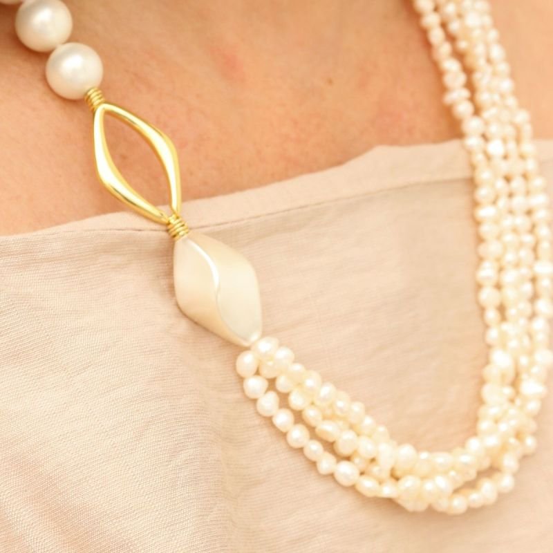Colar com Pérola Shell e Pérola de Água Doce Banhado a Ouro 18k