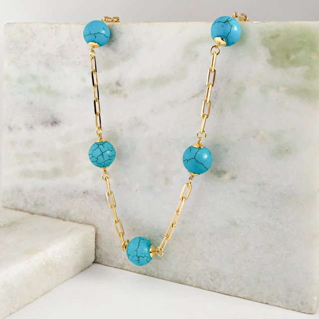 Colar Curto com Bola Turquesa Banhado a Ouro 18k