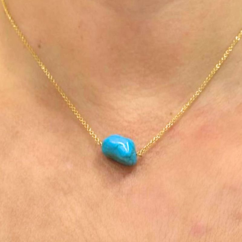 Colar Curto com Pedra Turquesa Banhado a Ouro 18k