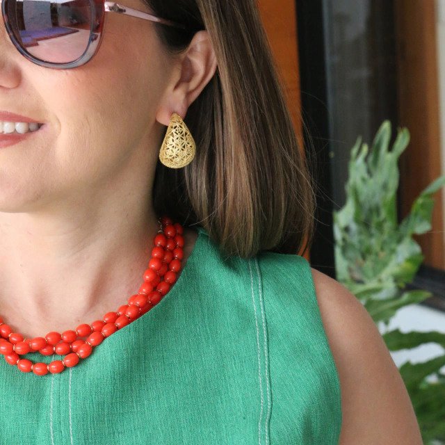 Colar Curto de Coral Vermelho Banhado a Ouro 18k