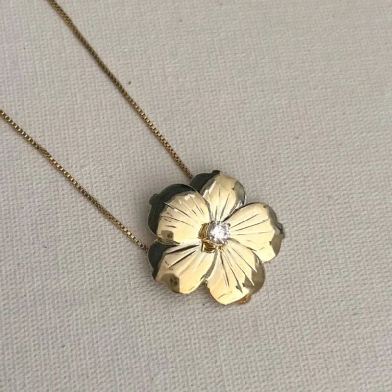 Colar de Flor com Zircônia Banhado a Ouro 18k
