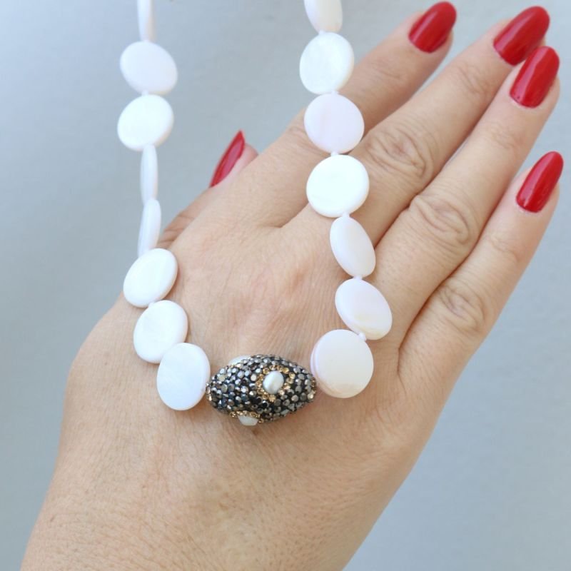 Colar de Madrepérola com Pingente Banhado a Ouro 18k