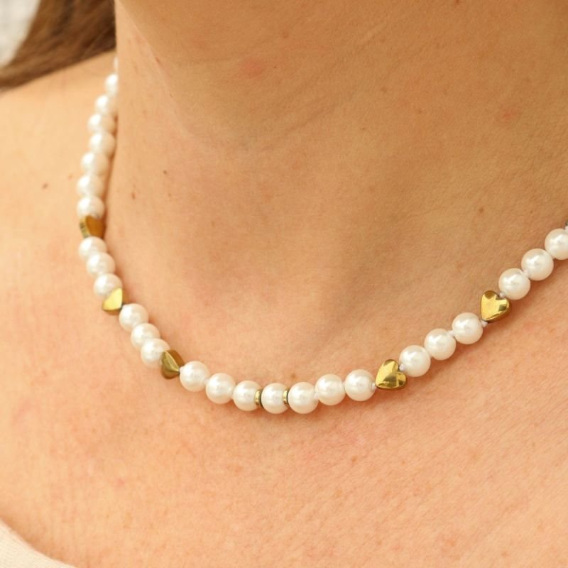 Colar de Pérolas com Corações Banhado a Ouro 18k