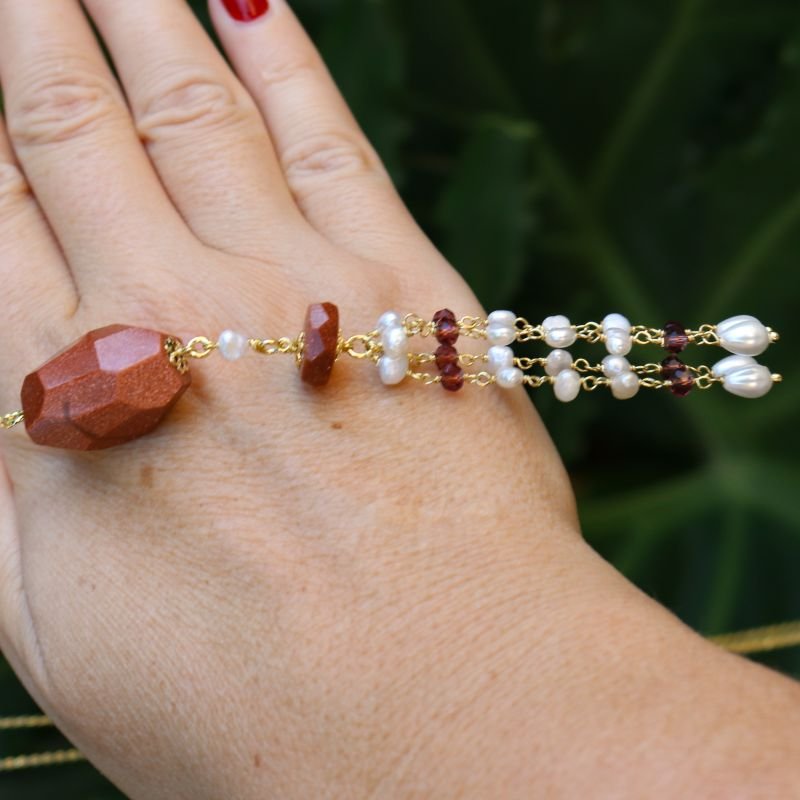 Colar Longo com Pérola e Pedra Goldstone Banhado a Ouro 18k