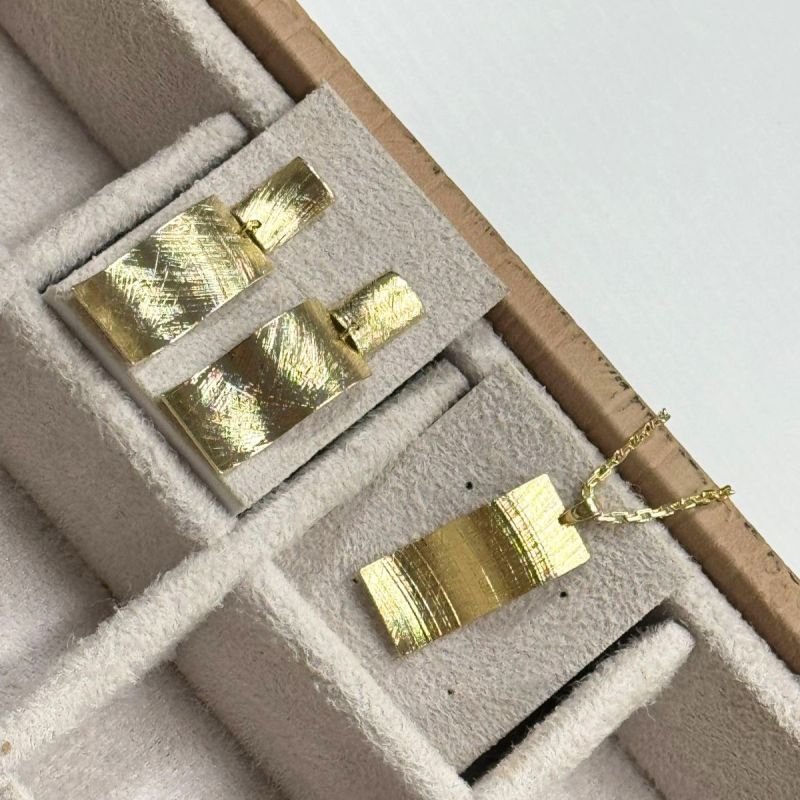 Conjunto Ondulado Fosco Banhado a Ouro 18k