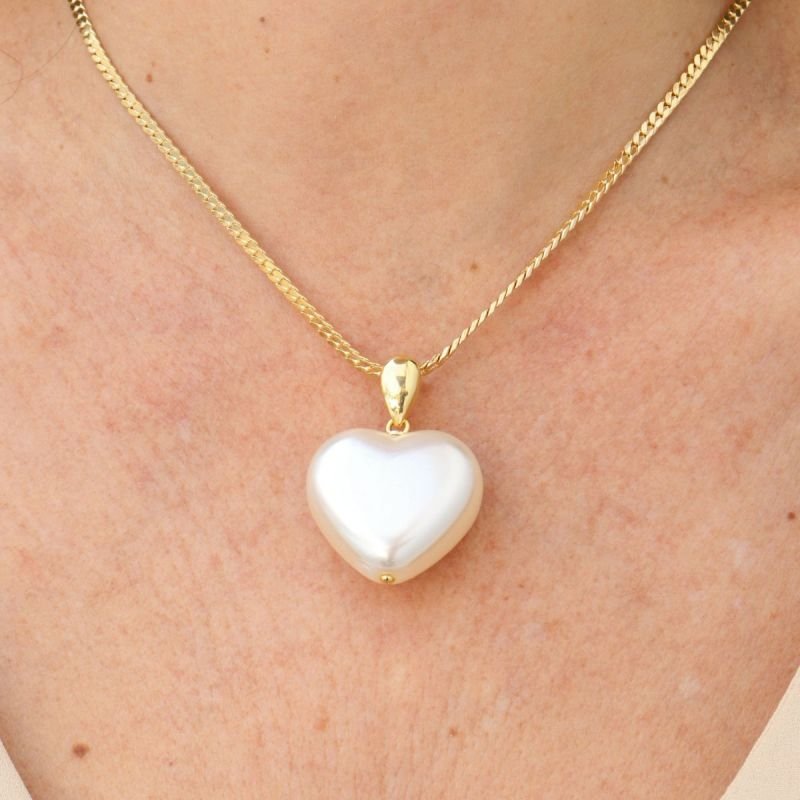 Pingente com Coração de Pérola Banhado a Ouro 18k